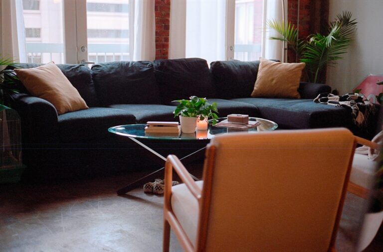 Top 10 Must-Have Home Decor Items for a Cozy Atmosphere