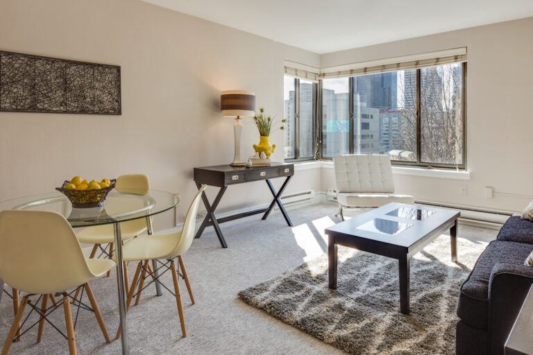 Essential Tips for Decorating Small Spaces Effectively and Beautifully
